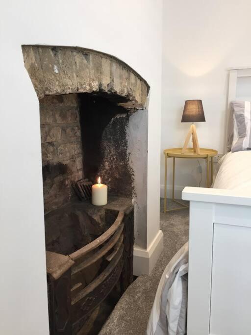 Newly Refurbished Traditional Cottage Blackrock ブラックロック エクステリア 写真