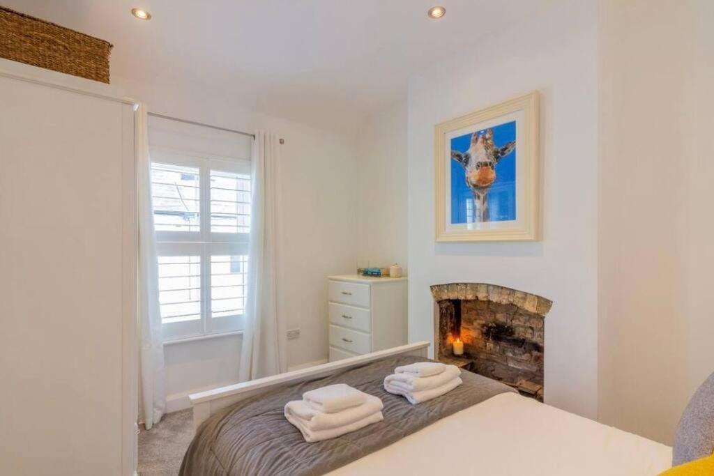 Newly Refurbished Traditional Cottage Blackrock ブラックロック エクステリア 写真