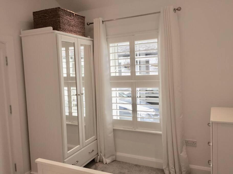Newly Refurbished Traditional Cottage Blackrock ブラックロック エクステリア 写真